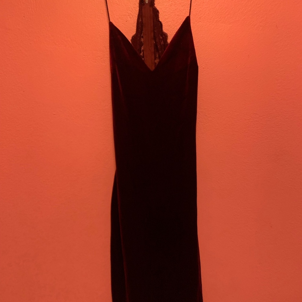 Wine red spaghetti straps B.DHRLIN zip up dress